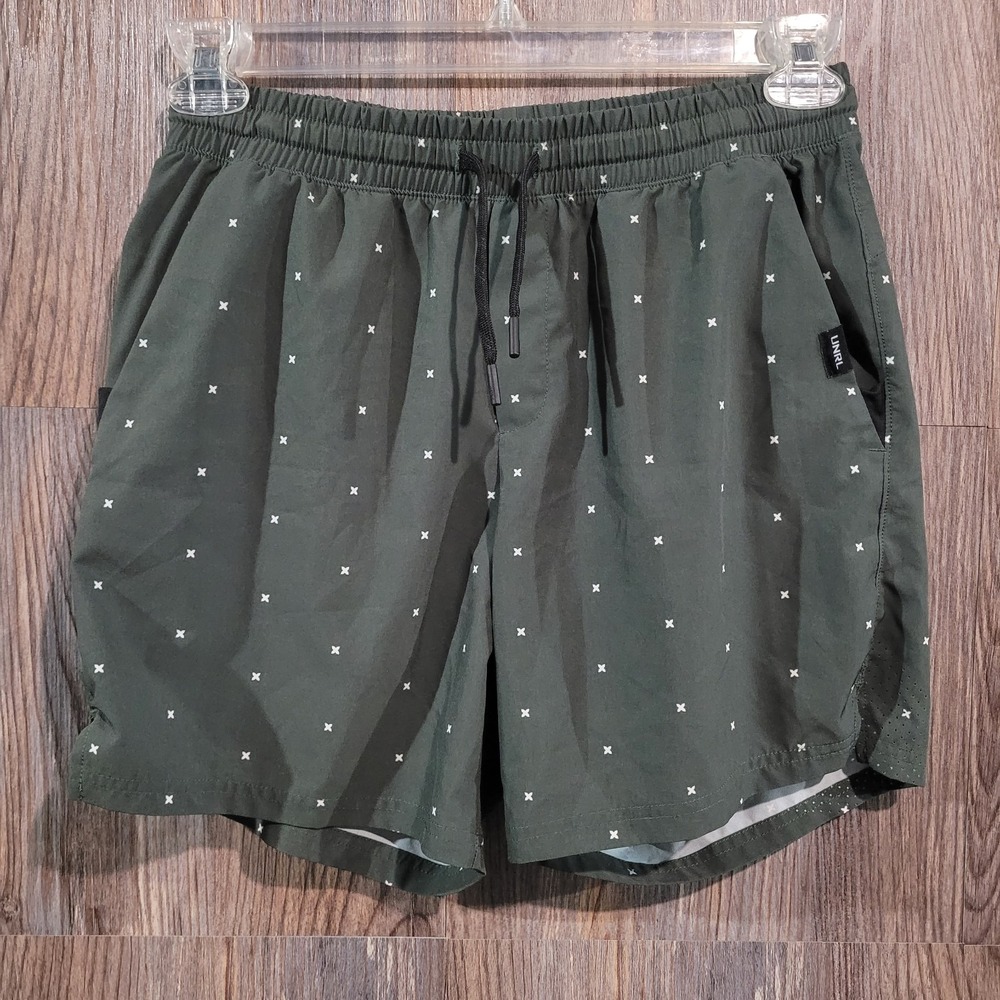 UNRL Stride Short Size M x 5.5 Green X-Out / Cross Lightweight Quick Dry Hybrid